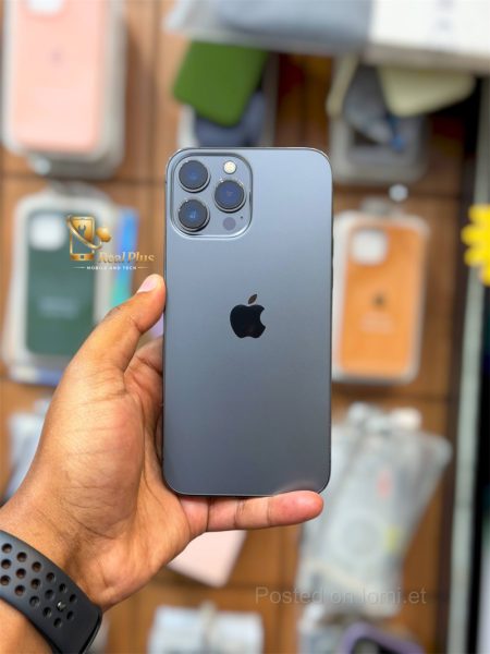 iPhone 13 Pro Max in Bole